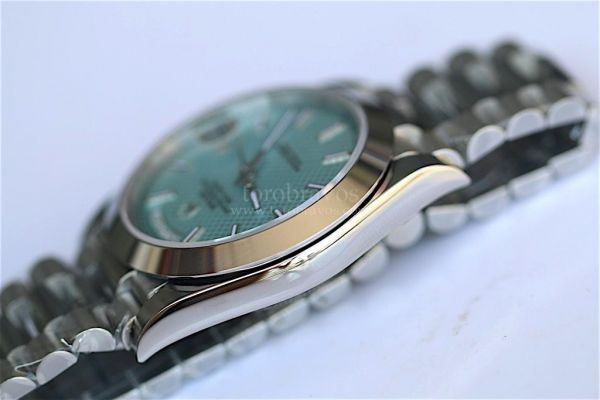 Rolex Day-Date 228206 Pres Smooth Stick Markers Lattice Blue Dial Bracelet BP