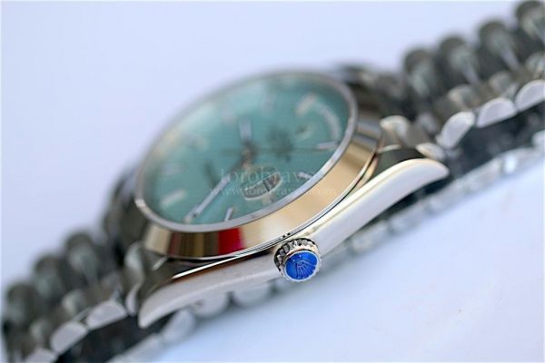 Rolex Day-Date 228206 Pres Smooth Stick Markers Lattice Blue Dial Bracelet BP