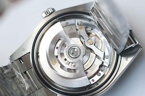 Rolex Day-Date Pres Smooth Roman Markers Quadrant Blue Dial Bracelet BP Swiss