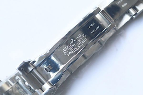 Daytona 116520 Black & White Dial Bracelet A2824 (Same Thickness as Genuine)