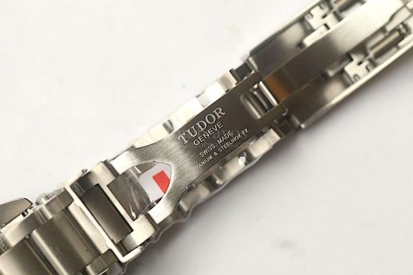 Tudor Pelagos Titanium Left Hand Black Dial Bracelet XF A2824 (Free Rubber Strap)
