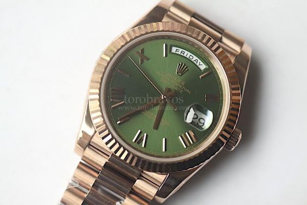 Rolex Day-Date Oyster Fluted RG Roman Markers Brown & Silver & Green Dial Bracelet Noob A3255