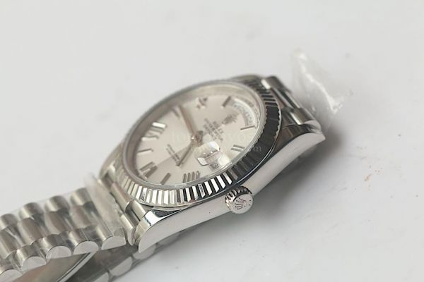 Rolex Day-Date Oyster Fluted Roman Markers White & Green Dial Bracelet Noob A3255