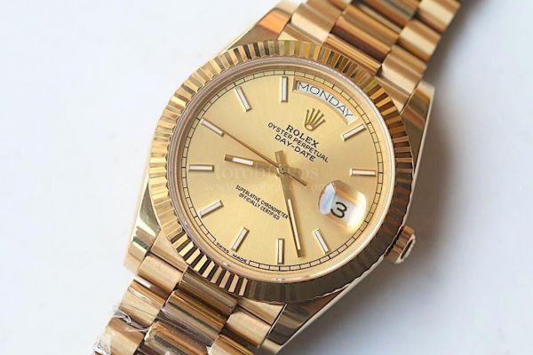 Rolex Day-Date Oyster Fluted YG Stick Markers gold Dial Bracelet BP A2813